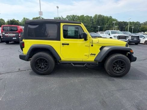 Used 2022 Jeep Wrangler Sport AWD/4WD image 9