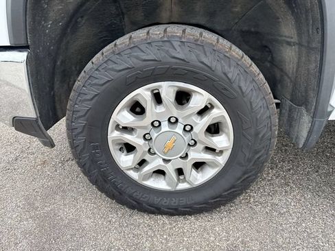 Used 2024 Chevrolet Silverado 2500 LTZ w/ LTZ Convenience Package AWD/4WD image 10