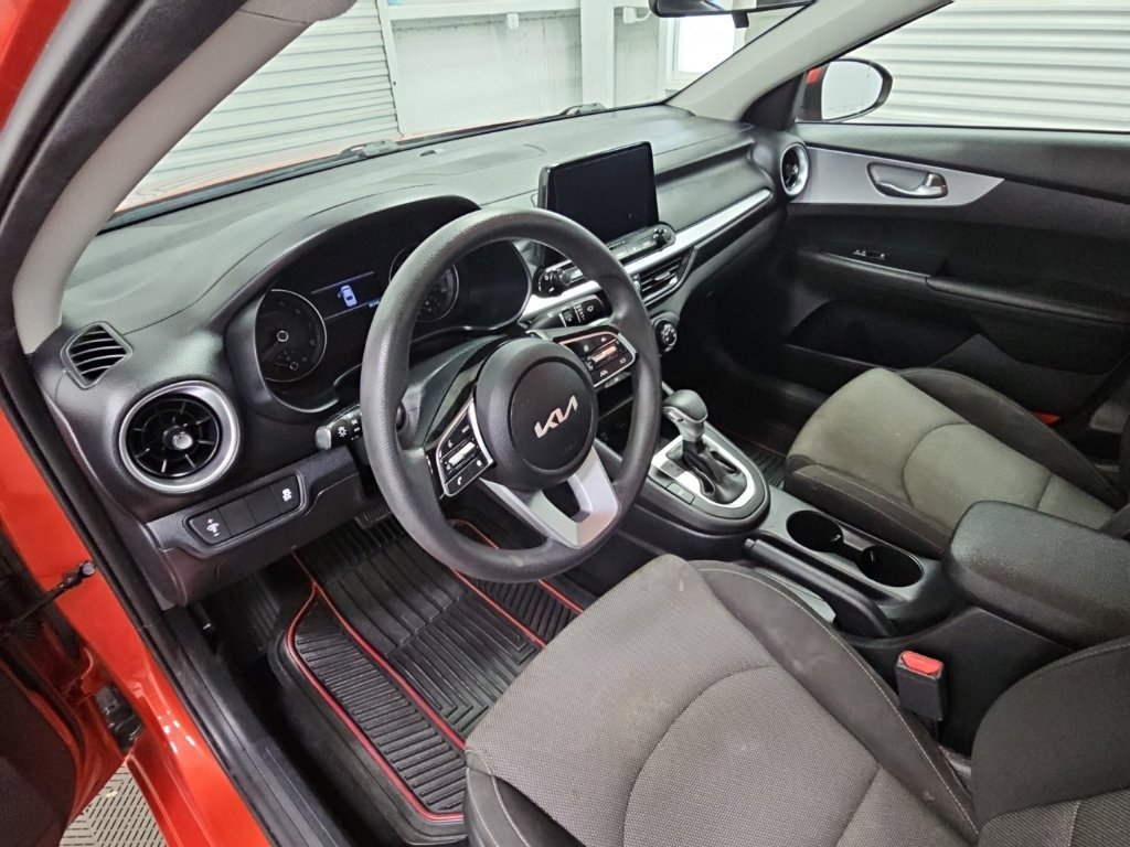 Used 2022 Kia Forte LXS FWD image 12