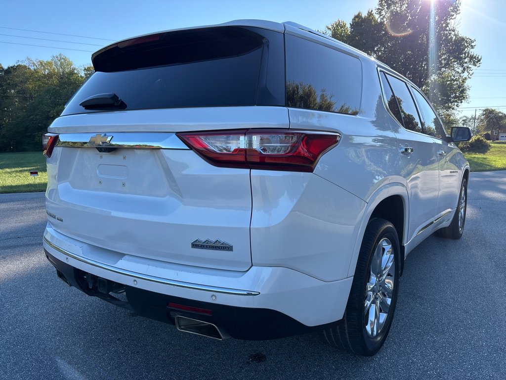 Used 2018 Chevrolet Traverse High Country w/ LPO, Cargo Package AWD/4WD image 5