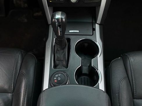 Used 2015 Ford Explorer XLT w/ Equipment Group 202A image 26