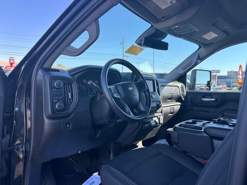Used 2025 Chevrolet Silverado 2500 Custom w/ Custom Convenience Package AWD/4WD image 19