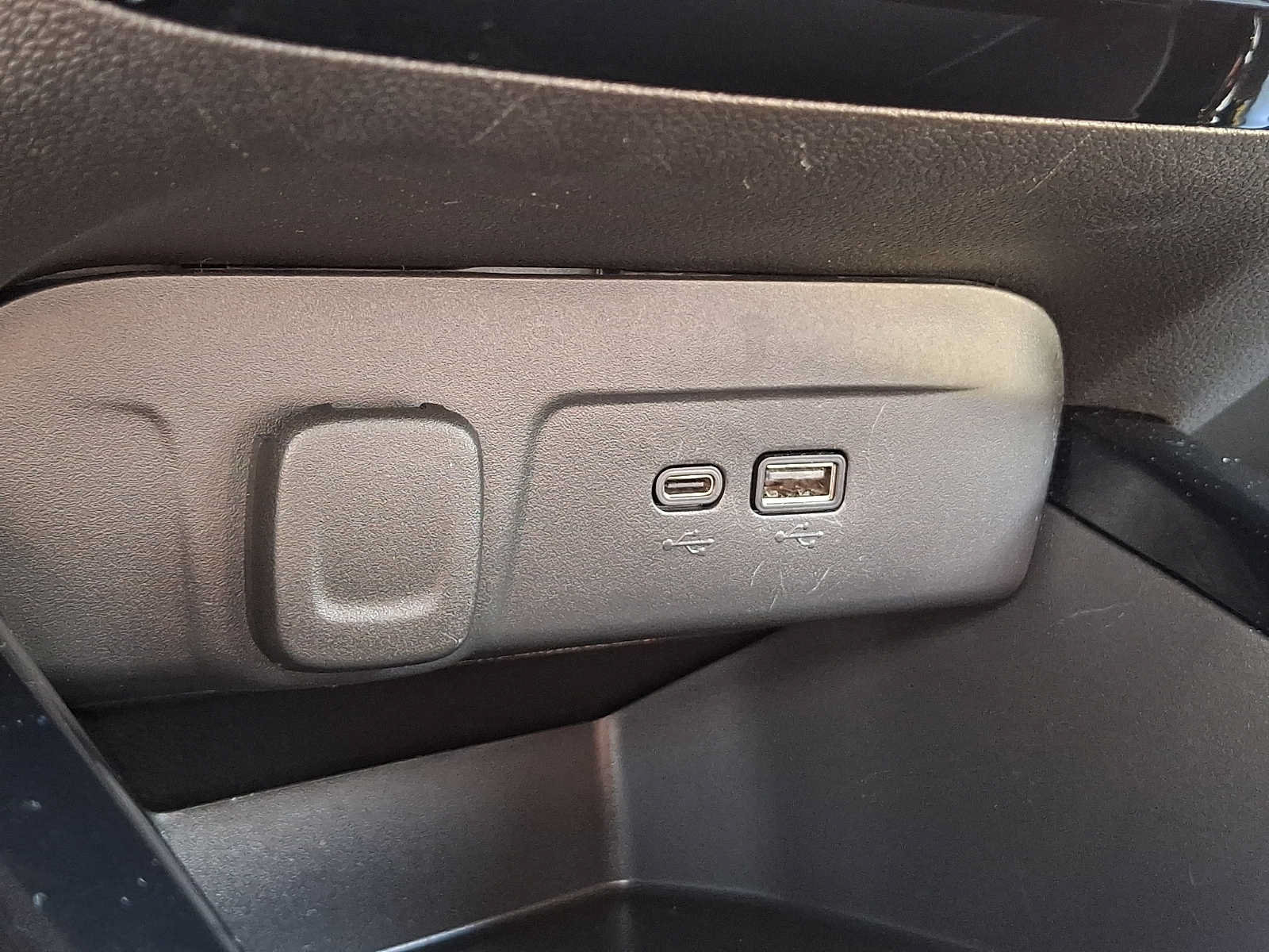 Used 2025 Chevrolet Trax LT FWD image 22