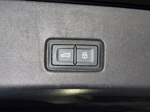 Used 2023 Audi Q4 e-tron Prestige w/ 20" Wheel Package image 18