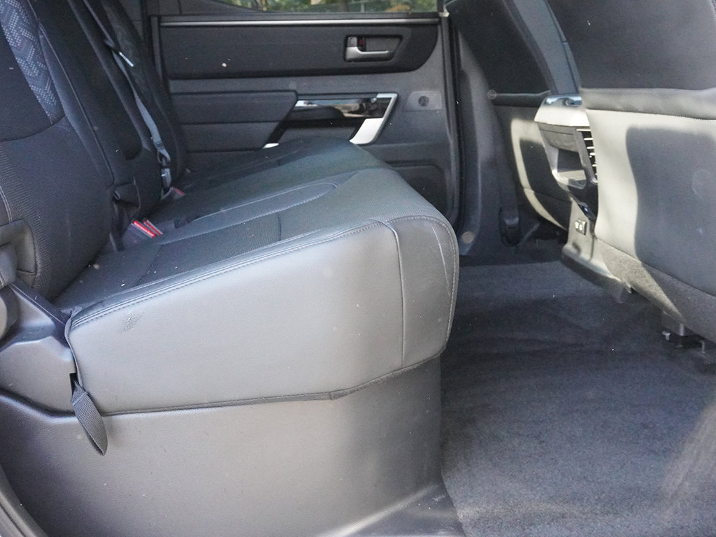 Used 2025 Toyota Tundra Limited AWD/4WD image 34
