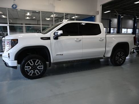 Used 2023 GMC Sierra 1500 AT4 w/ Technology Package AWD/4WD image 10
