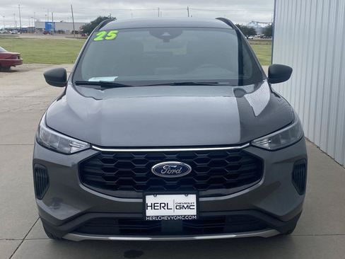 Used 2025 Ford Escape ST-Line AWD/4WD image 2