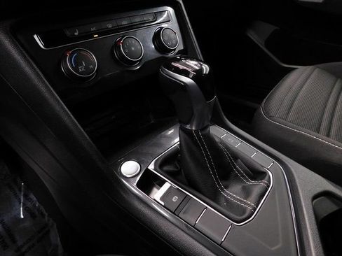 Used 2024 Volkswagen Tiguan S image 33