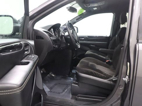 Used 2018 Dodge Grand Caravan FWD image 13