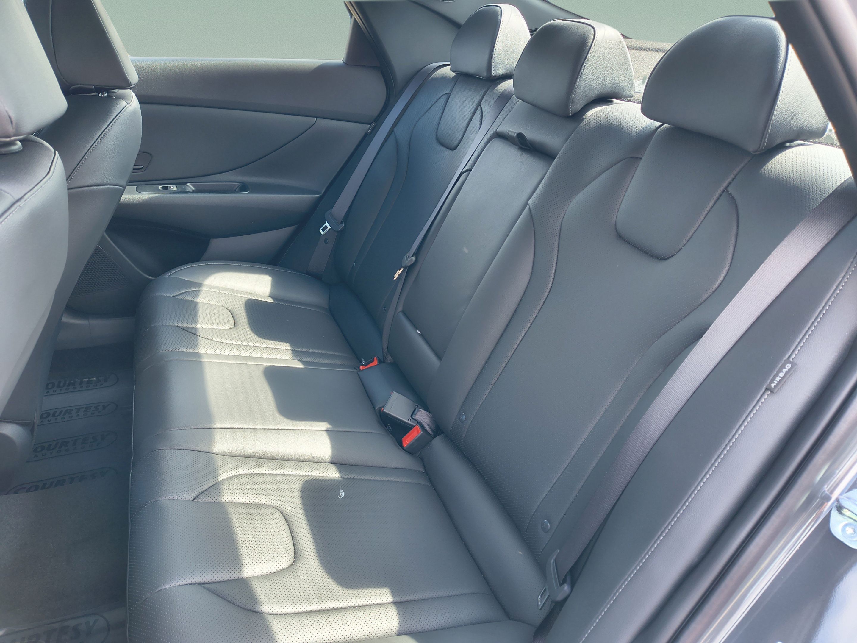 New 2026 Hyundai Elantra SEL Sport FWD image 16