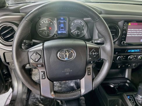 Used 2021 Toyota Tacoma TRD Off-Road AWD/4WD image 11