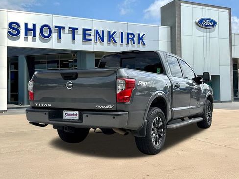 Used 2018 Nissan Titan PRO-4X w/ Pro-4x Convenience Package image 8