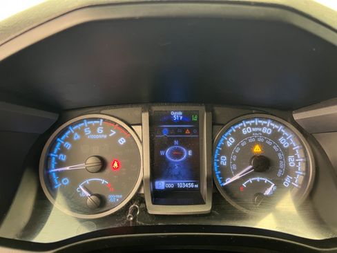 Used 2019 Toyota Tacoma TRD Sport image 19