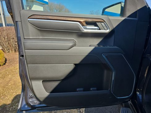 Used 2022 GMC Sierra 1500 SLE w/ Preferred Package image 15