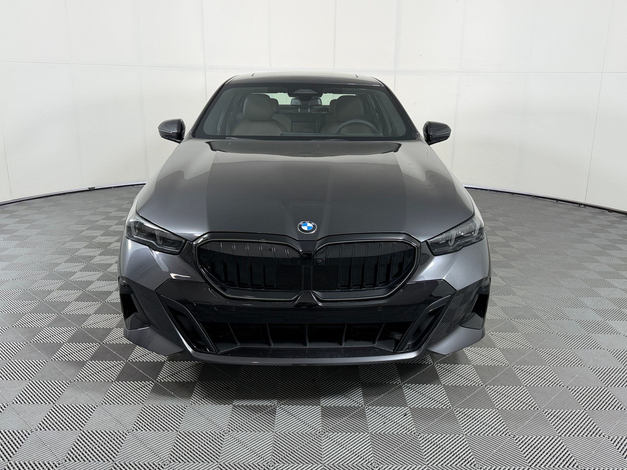 Used 2027 BMW 530i w/ M Sport Package RWD image 6