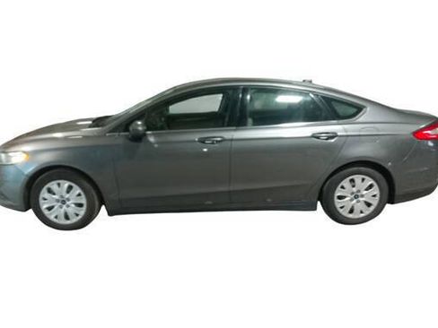 Used 2014 Ford Fusion S FWD image 2