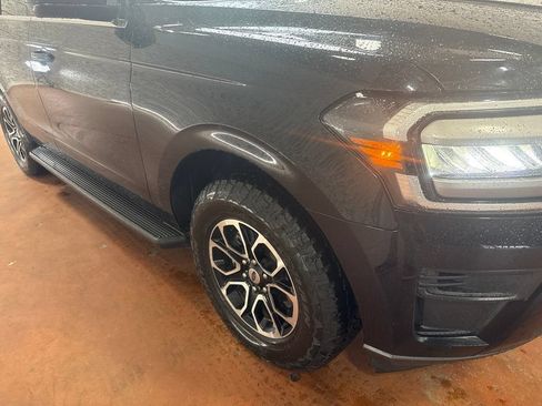 Used 2022 Ford Expedition XLT RWD image 9