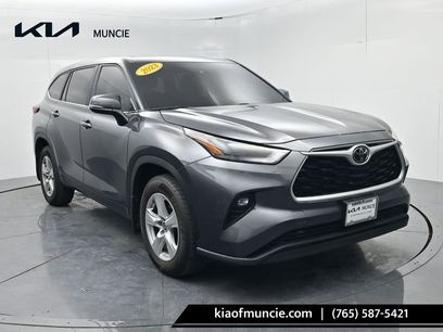 Used 2023 Toyota Highlander LE