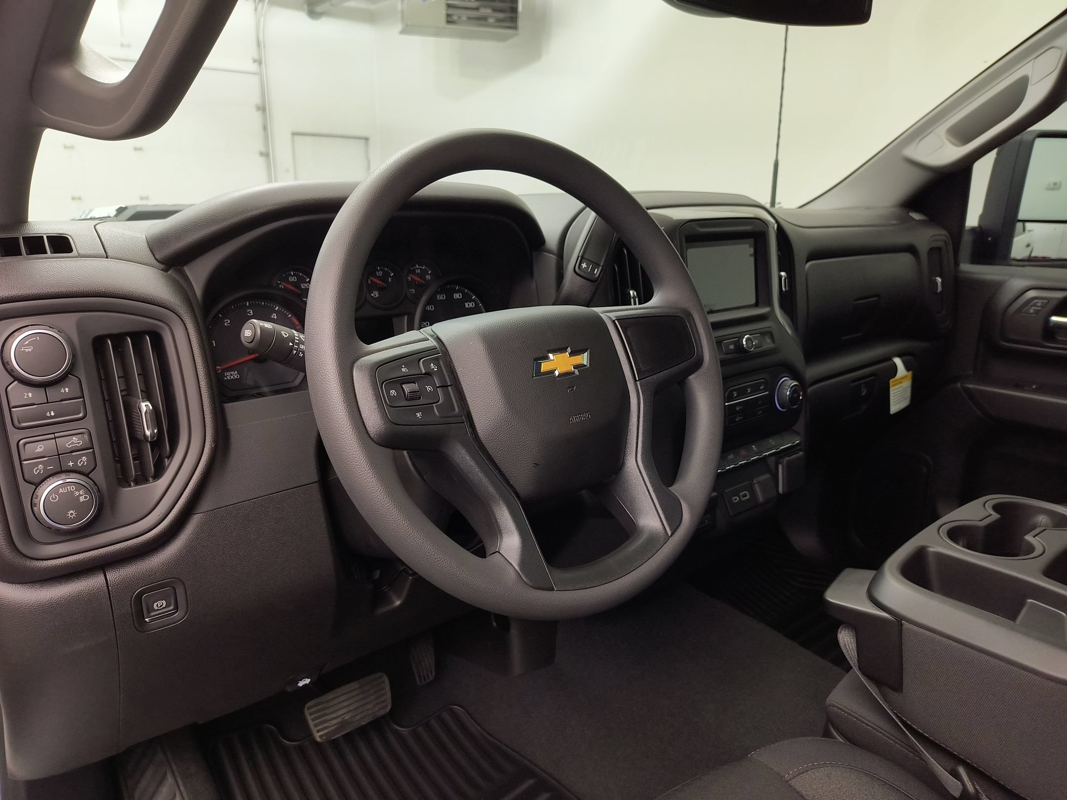 New 2026 Chevrolet Silverado 2500 Custom w/ Custom Value Package AWD/4WD image 4