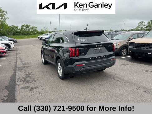 Used 2022 Kia Sorento LX AWD/4WD image 8