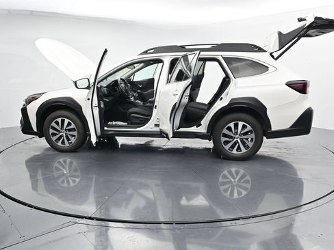 Used 2024 Subaru Outback Premium AWD/4WD image 28
