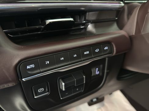 Used 2023 Cadillac Escalade Sport Platinum w/ LPO, ONYX Package image 23