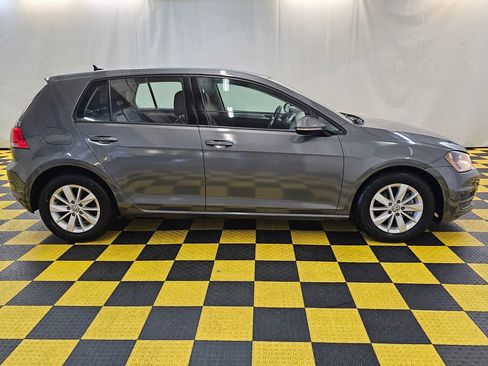 Used 2015 Volkswagen Golf SE image 2
