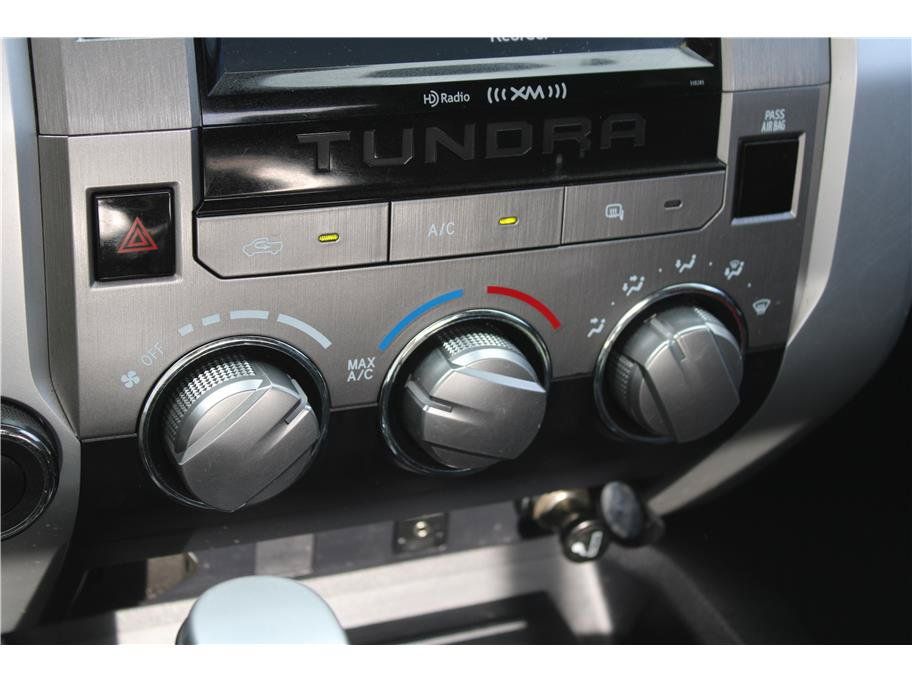 Used 2018 Toyota Tundra SR5 w/ SR5 Upgrade Package AWD/4WD image 28