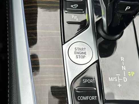 Used 2021 BMW X7 xDrive40i w/ Premium Package AWD/4WD image 26
