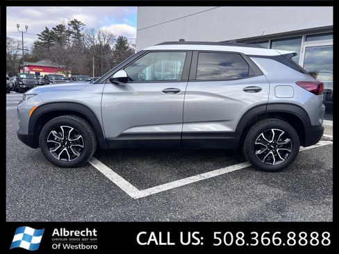 Used 2023 Chevrolet TrailBlazer ACTIV image 2
