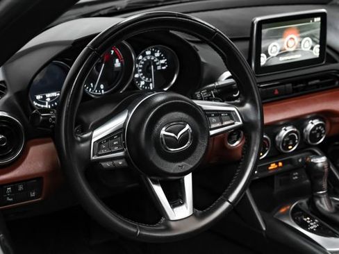 Used 2017 MAZDA MX-5 Miata RF Grand Touring image 22