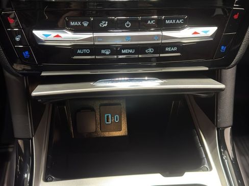 Used 2024 Ford Explorer ST w/ Technology Package image 34