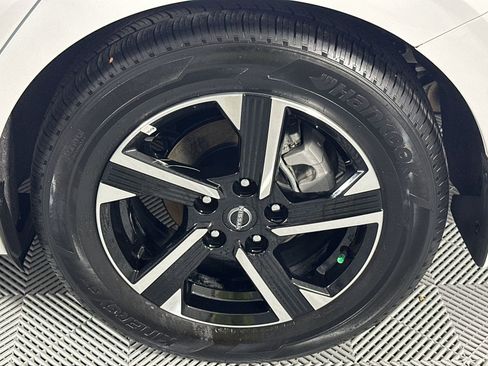 Certified 2025 Nissan Sentra SV FWD image 10