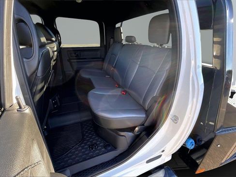 Used 2024 RAM 3500 Tradesman w/ Chrome Appearance Group image 26