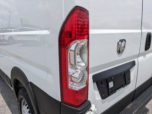 Used 2024 RAM ProMaster 2500 w/ Convenience Group FWD image 11