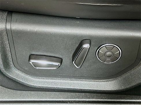 Used 2020 Ford F150 Platinum w/ Equipment Group 701A Luxury image 11