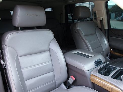 Used 2017 GMC Yukon Denali w/ Open Road Package image 30