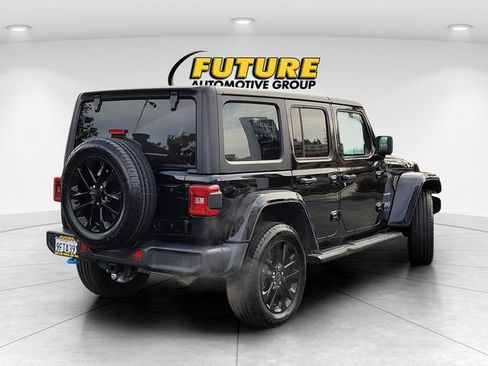Used 2023 Jeep Wrangler Unlimited Sahara image 5