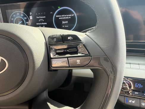 New 2026 Hyundai Elantra Limited image 31