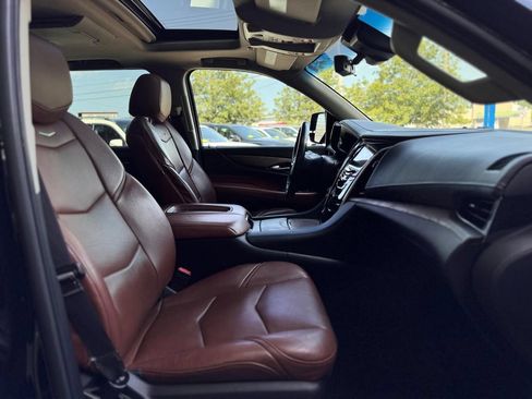 Used 2017 Cadillac Escalade Premium Luxury w/ LPO, Radiant Package AWD/4WD image 26