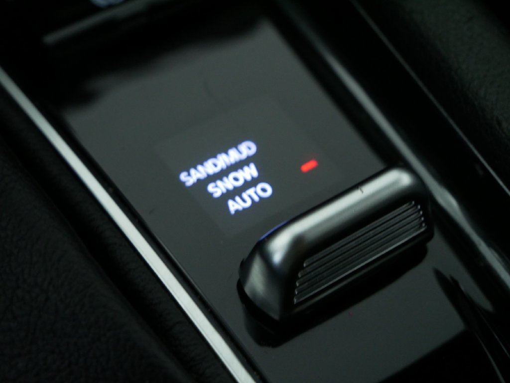 Used 2025 Jeep Compass Latitude AWD/4WD image 32