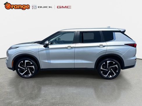 Used 2024 Mitsubishi Outlander SE FWD image 6