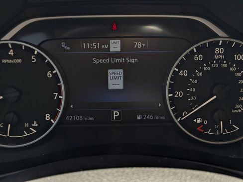 Used 2021 Nissan Murano SL w/ SL Moonroof Package FWD image 13
