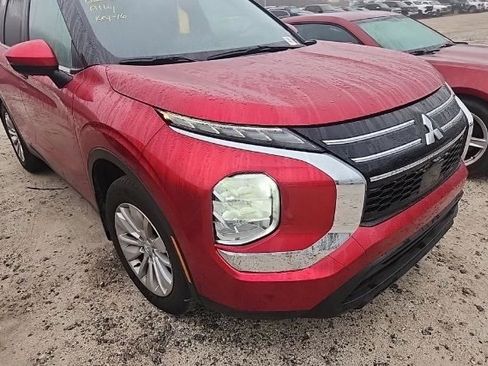 Used 2025 Mitsubishi Outlander ES image 2