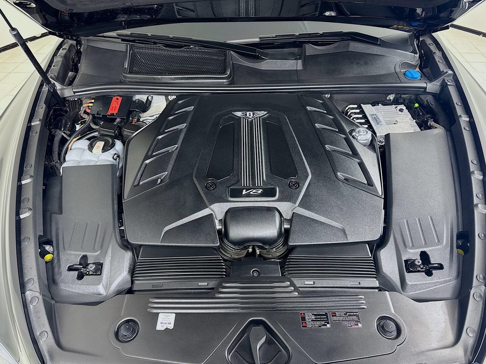 Certified 2021 Bentley Bentayga AWD/4WD image 30