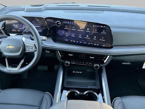 New 2026 Chevrolet Suburban Premier image 10