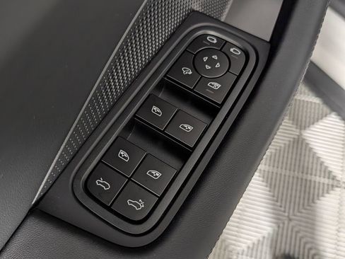 New 2026 Porsche Macan 4 Electric AWD/4WD image 27