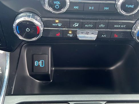 Used 2022 Ford F150 XLT w/ Equipment Group 302A High image 26