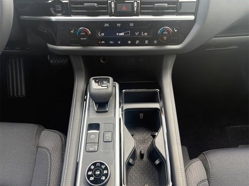 New 2025 Nissan Pathfinder SV image 11