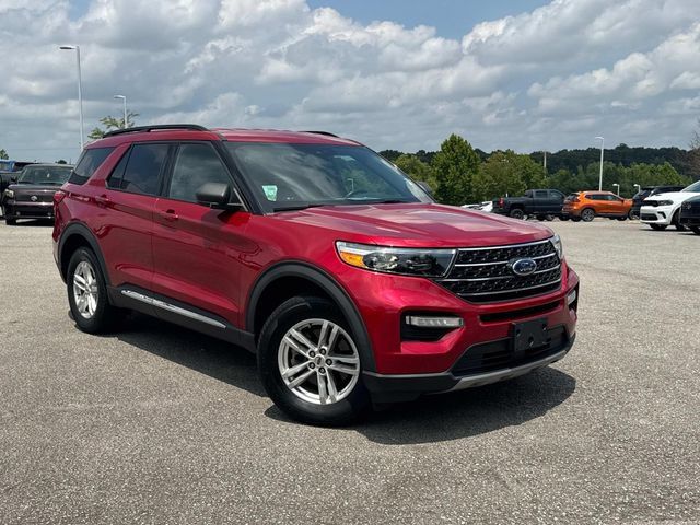 Used 2020 Ford Explorer XLT w/ Equipment Group 202A AWD/4WD image 2